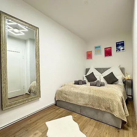 Regency - Traumhafte Zentrale 40m2 Mit Kinoleinwand, Wifi Und Netflix Apartment *