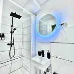 Апартаменты Regency - Traumhafte Zentrale 40m2 Mit Kinoleinwand, Wifi Und Netflix Ганновер
