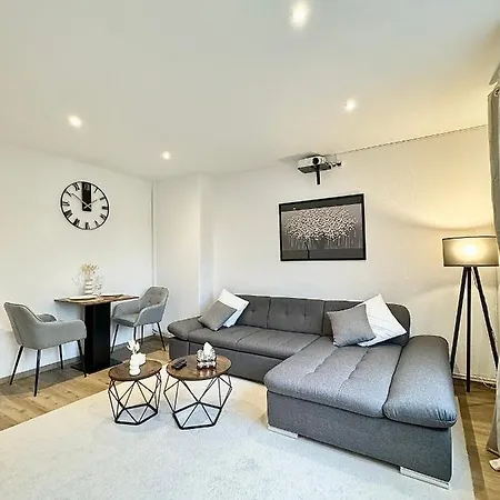 公寓 Regency - Traumhafte Zentrale 40m2 Mit Kinoleinwand, Wifi Und Netflix