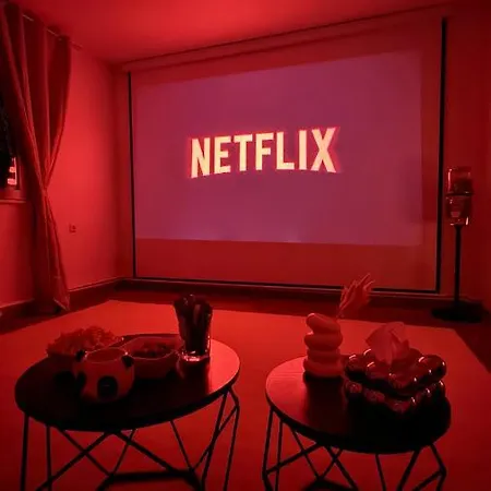 Regency - Traumhafte Zentrale 40m2 Mit Kinoleinwand, Wifi Und Netflix Lejlighed