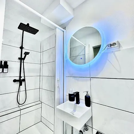公寓 Regency - Traumhafte Zentrale 40m2 Mit Kinoleinwand, Wifi Und Netflix 汉诺威