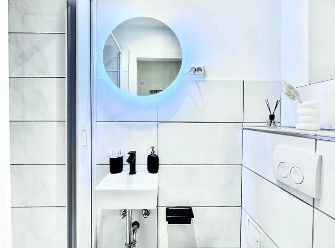 Regency - Traumhafte Zentrale 40m2 Mit Kinoleinwand, Wifi Und Netflix Apartmán