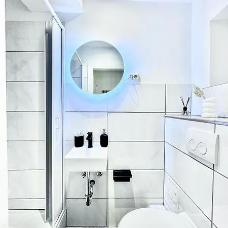 Regency - Traumhafte Zentrale 40m2 Mit Kinoleinwand, Wifi Und Netflix Apartment